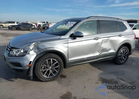 2020 Volkswagen Tiguan 2.0T Se/2.0T Se R-Line Black/2.0T Sel z USA, uszkodzony, nr VIN 3VV2B7AX1LM163475